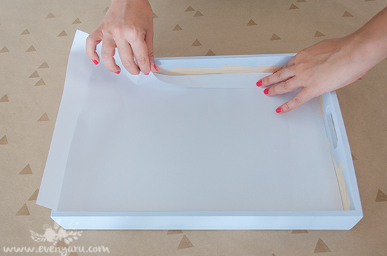 DIY tray with cork inlay // www.evenyaru.com