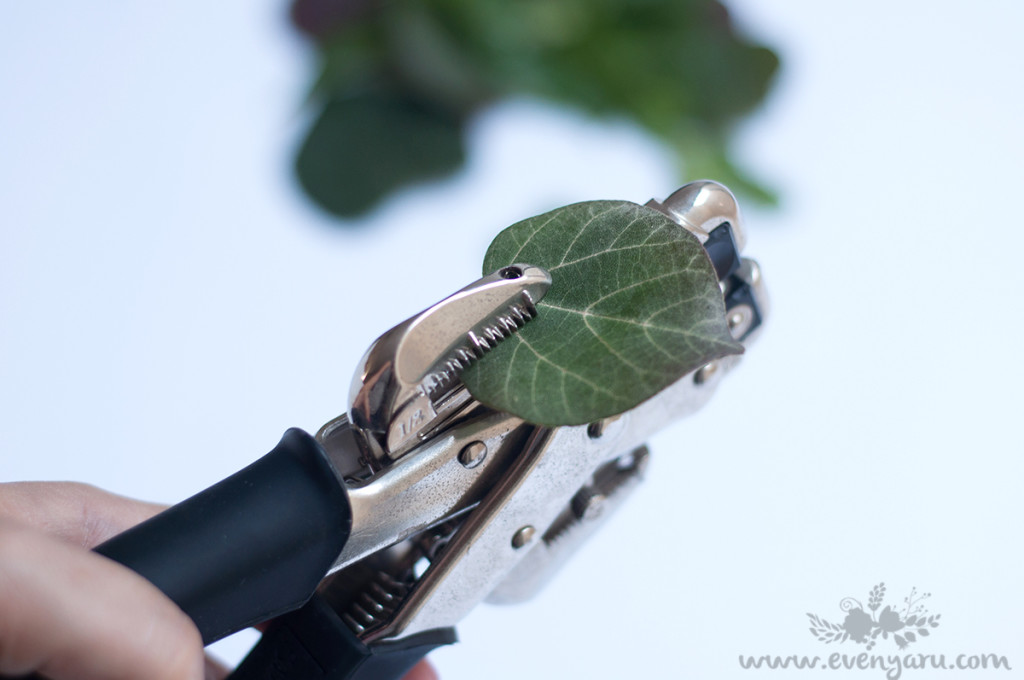 DIY Cement Leaves gift tag // evenyaru.com