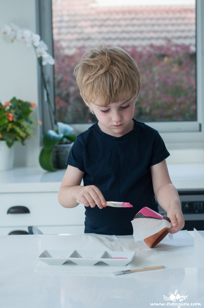  DIY decorated planters with kids // www.evenyaru.com