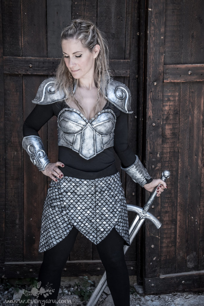 DIY knight costume // www.evenyaru.com