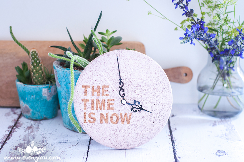 easy DIY typography cork clock