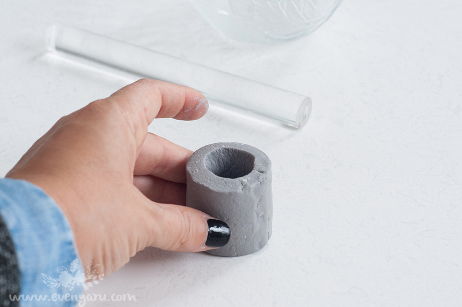 Simple DIY faux concrete candle holders